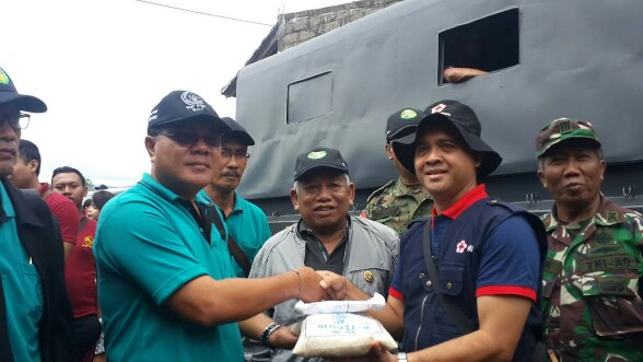 IKIP PGRI serahkan bantuan untuk korban bencana Songan Kintamani, foto;istimewa