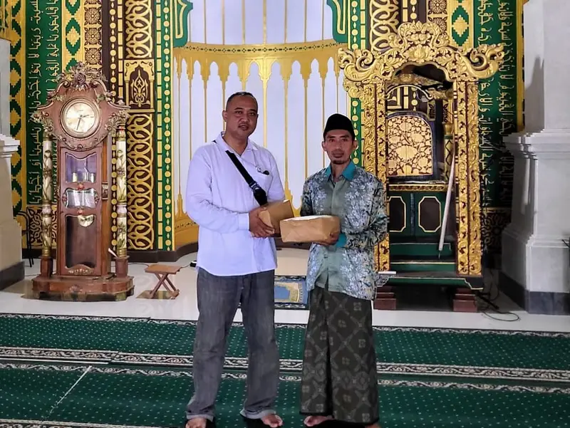Ramadhan Kian Dekat, Media Gatra Dewata Hadir dengan Ratusan Sajadah untuk Umat