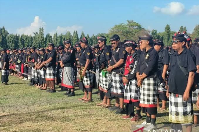 Minta Pecalang Bali Jaga Keamanan, Tapi Insentif dan Mobil Patroli Masih Angin Surga