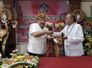 Mahasabha V MWBW Dirangkaikan HUT Ke-95 Kemoncolan, Alit Widana Kembali Terpilih 