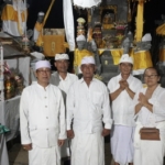 Naur Sesangi Joged, Piodalan Pura Luhur Pucak Manik Angkeran Syukuri Kemenangan Koster – Giri