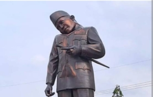 Warga Heboh! Patung Soekarno di Indramayu Miring seperti Patah Leher