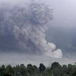 Gunung Semeru Naik ke Level III Siaga usai Erupsi Besar, Awan Panas Meluncur 8,5 Km