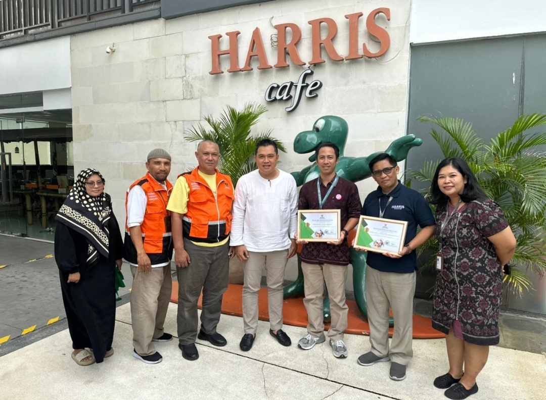 HARRIS Riverview Kuta Bali dan POP! Hotel Kuta Beach Salurkan Bantuan untuk Korban Banjir Sumatra