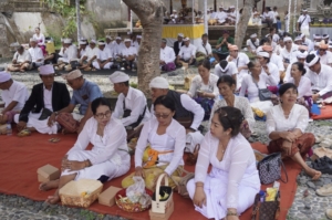 Doa dari Bali Utara untuk Nusantara! Ketika Para Penglingsir, Sulinggih, dan Tokoh Lintas Iman Menyatukan Harapan Bangsa