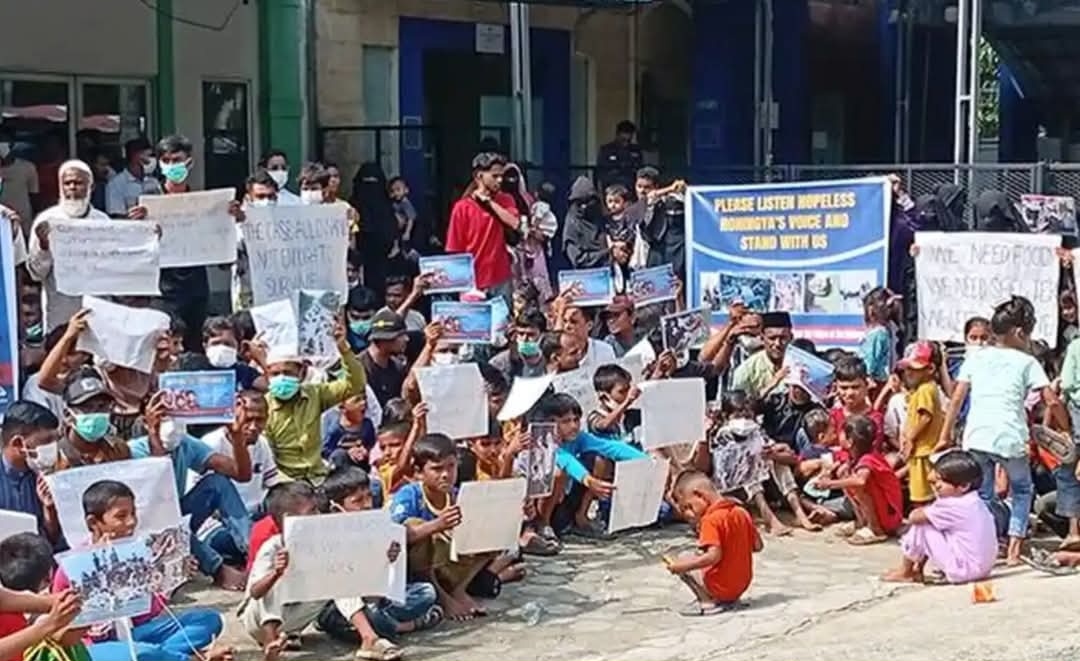 Rohingya Protes IOM, “Kami dibiarkan Mati Pelan – Pelan”