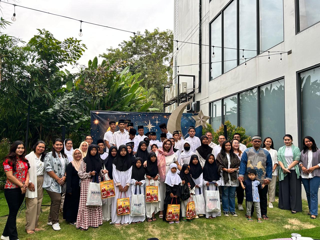 HARRIS Sunset Road Bali Gelar Buka Puasa Bersama 35 Anak Yatim, Awali Road to 14th Anniversary