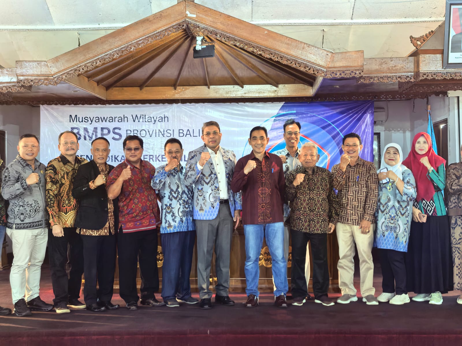 Emban Amanah Nasional, Ngurah Ambara Serahkan Tongkat Estafet BMPS Bali kepada Dr. Made Sumitra Chandra Jaya