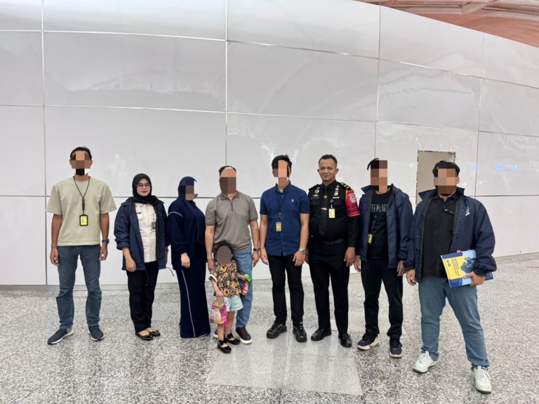 Imigrasi Ngurah Rai Deportasi Tiga WN Irak Pengguna Paspor Belgia Palsu