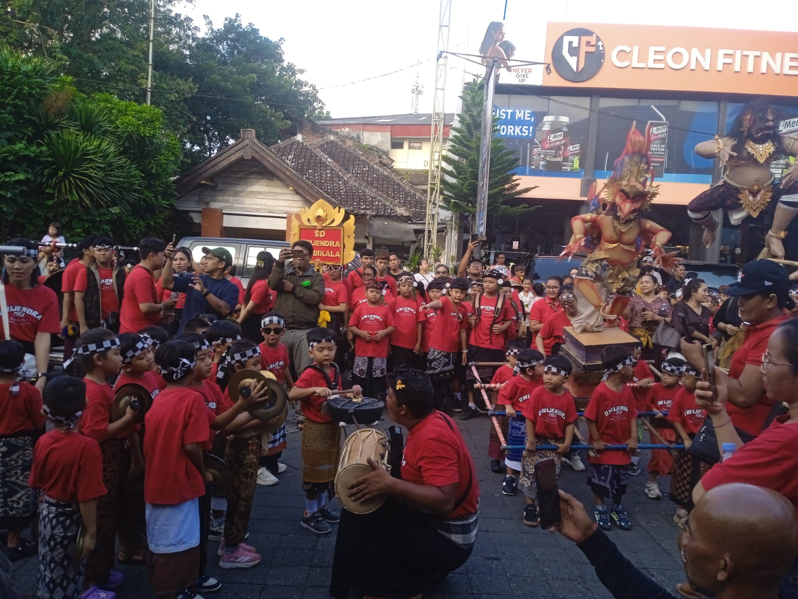Bermakna Bhuta Hita Samastha, Yayasan Dwijendra Gelar Parade Ogoh-ogoh Sambut Nyepi Tahun Saka 1948