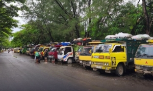 Antrean Truk Sampah Mengular di TPA Suwung hingga Arah Serangan