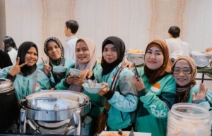 Ascott Regional Bali Ajak Ibu Pengemudi Ojol Berbuka Puasa Bersama, Rayakan Ketangguhan Perempuan di Jalanan