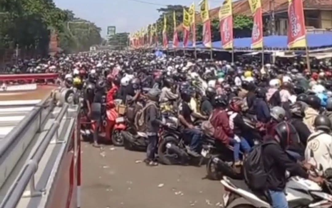 Antrean Motor Mengular di Gilimanuk, Warga Tinggalkan Bali Lebih Awal untuk Mudik dan Antisipasi Nyepi
