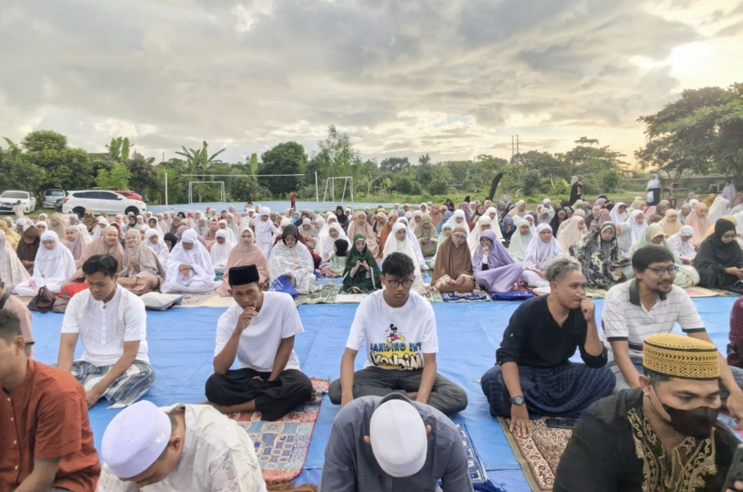 Idul Fitri di Sukawati Berlangsung Khusyuk, Pesan Khatib Tekankan Pentingnya Lembutkan Hati