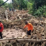 Hari Kedua Pencarian Korban Banjir Bandang Banjar, Satu Korban Ditemukan Meninggal, Dua Masih Hilang