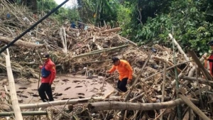 Hari Kedua Pencarian Korban Banjir Bandang Banjar, Satu Korban Ditemukan Meninggal, Dua Masih Hilang
