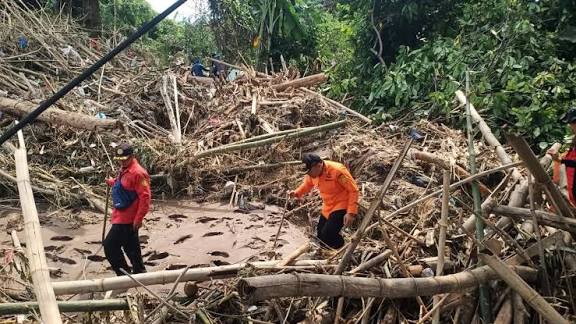 Hari Kedua Pencarian Korban Banjir Bandang Banjar, Satu Korban Ditemukan Meninggal, Dua Masih Hilang