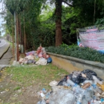 Pembuangan Sampah Liar Marak, Desa Kemenuh Pasang Spanduk Larangan; Sanksi Tegas Menanti Pelanggar