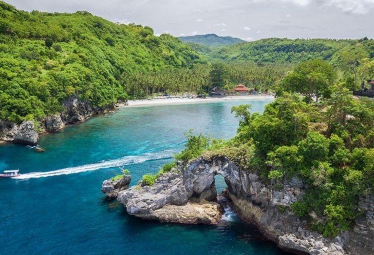 Crystal Bay dan Sundi Ocean Bungalow by ABM, Liburan Kepingan Surga Tropis di Nusa Penida