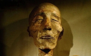 Merneptah dan Misteri Firaun yang Tenggelam, Antara Sejarah dan Narasi Kitab Suci