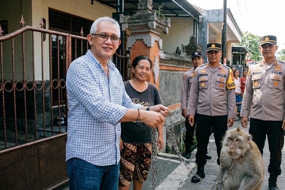 Dari Ruang Paripurna ke Evakuasi Monyet Lepas, Kresna Budi Buktikan Pengabdian Tak Kenal Situasi