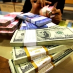 Saat Rupiah Terus Melemah, Harga-Harga Bersiap Menghajar Kantong Rakyat