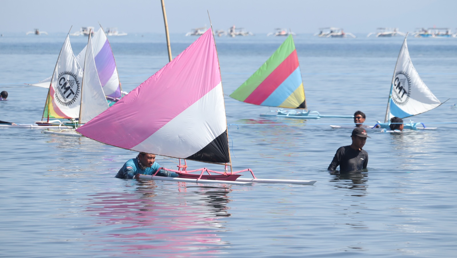 Lovfest 2026 Meledak, 1.230 Peserta Ramaikan Bupati Buleleng Mini Sailboat Tournament II