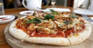 FOX Hotel Jimbaran Beach Bali Luncurkan FOXIMO Package, Staycation Bonus Pizza Mulai Rp1,1 Juta