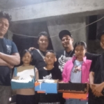 Semeton MSP Bagikan Sepatu untuk Anak Subaya, Soroti Jalan Rusak Pemicu Putus Sekolah