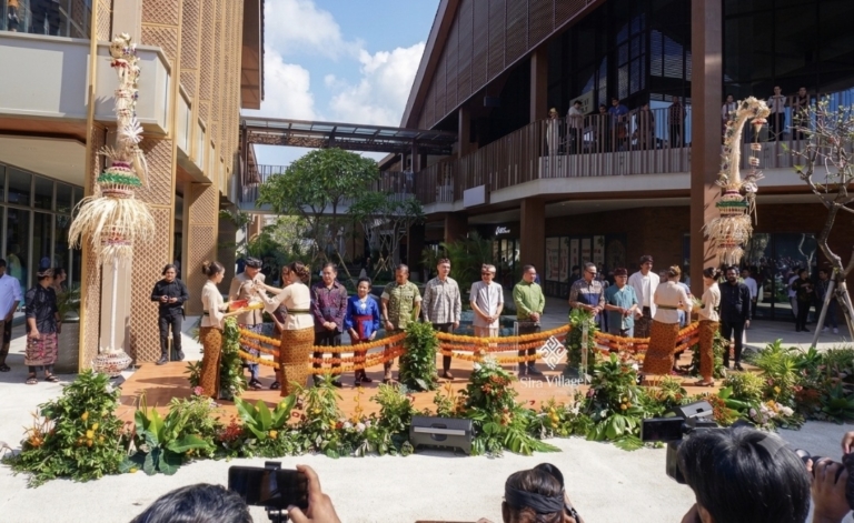 Sira Village Grand Outlet Bali Resmi Dibuka, Hadirkan Belanja Premium dengan Live Flight Information