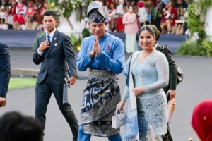 AHY Kenakan Busana Melayu Deli di Istana, Karya Datok Yan Djuna Jadi Sorotan