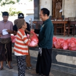Semeton MSP Bagikan 38 Paket Sembako untuk Lansia dan Warga Kurang Mampu di Sukawana