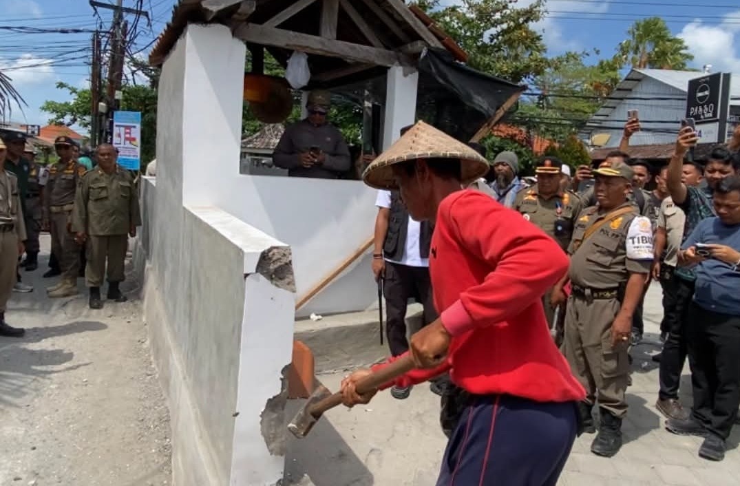 Akses Jalan Tani Subak Munggu Diperlebar, Posko Dibongkar Sukarela