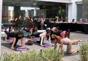 HARRIS Hotel Kuta Gelar Pink Mat Pilates, Kampanye Kesadaran Kanker Payudara